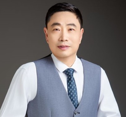 钟理博士，董事长